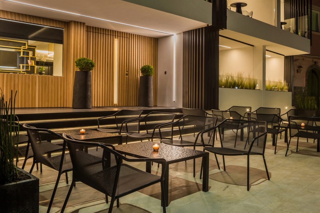 Canale Hotel & Suites